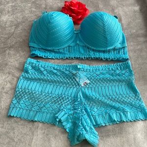 Plus Size Bra Set - Size 42D/2X